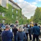 Foule de personne devant le château de Paley Emmenez-moi 2022